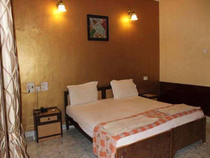 Dona Julia Beach Resort Calangute Bagian luar foto