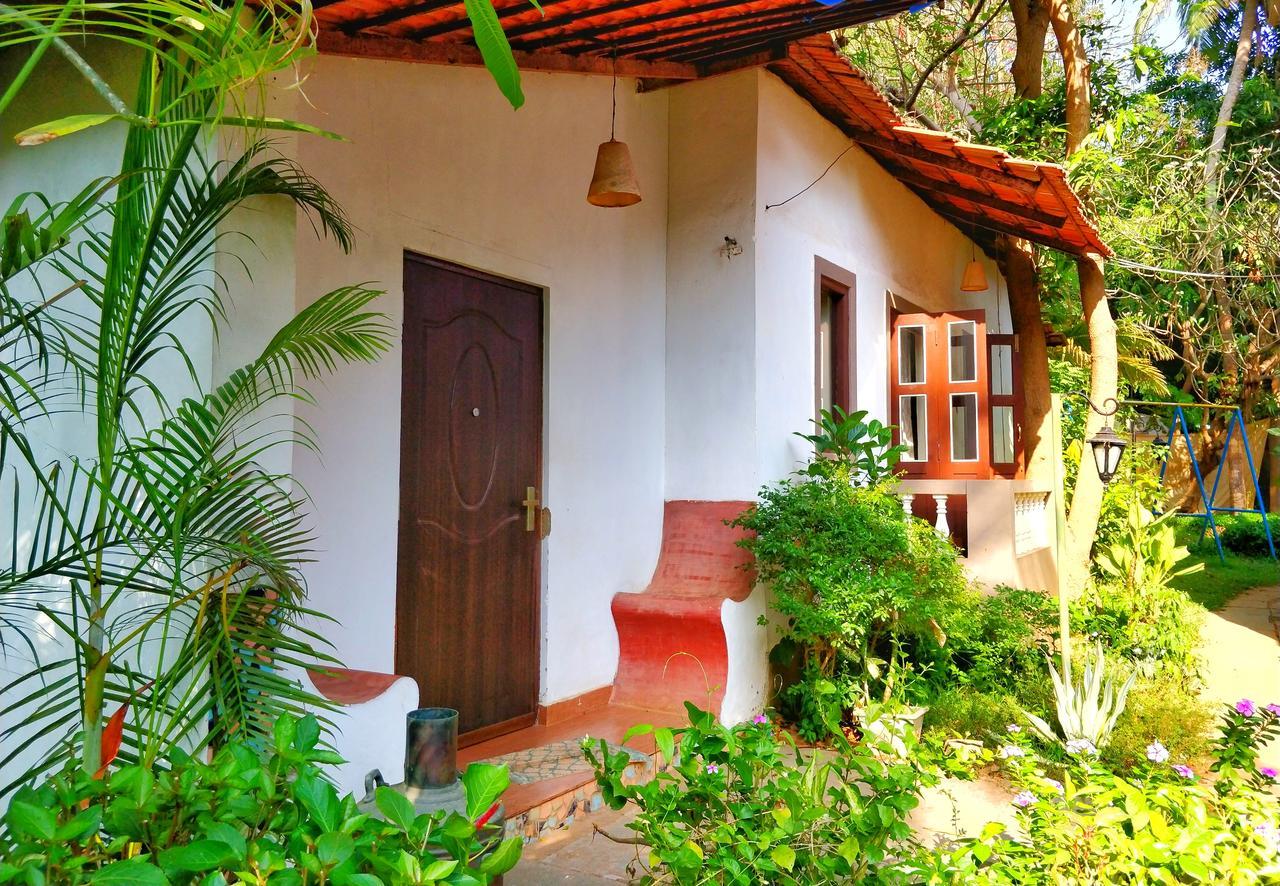 Dona Julia Beach Resort Calangute Bagian luar foto