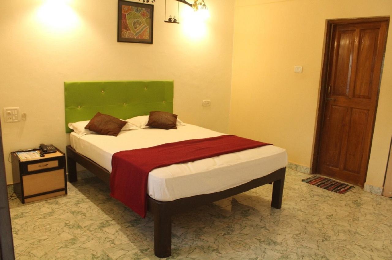 Dona Julia Beach Resort Calangute Bagian luar foto