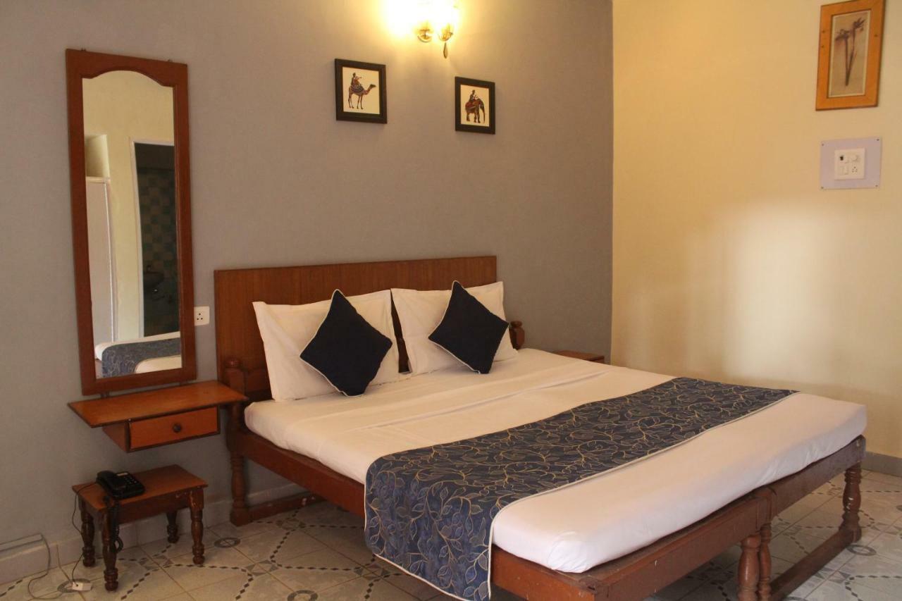 Dona Julia Beach Resort Calangute Bagian luar foto